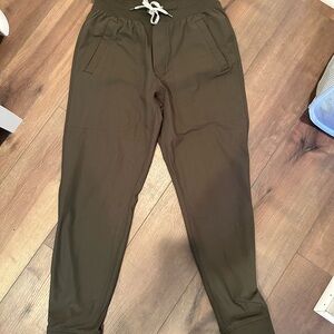 Vuori Meta Joggers Olive